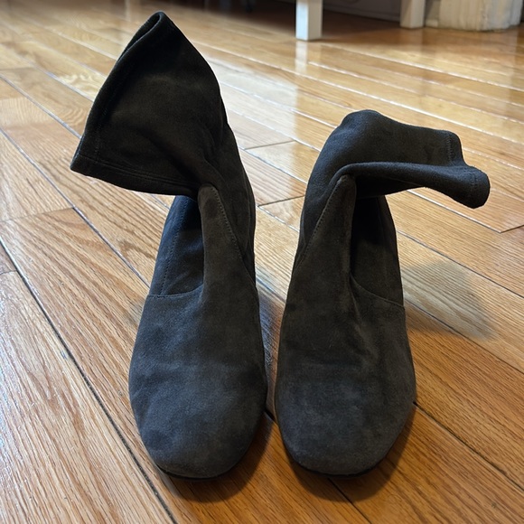 Stuart Weitzman Allshine 60 Bootie in Grey Suede - Picture 5 of 10